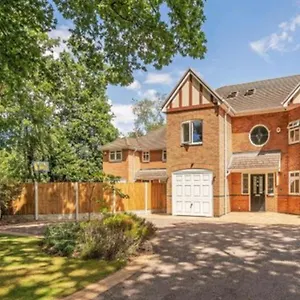 The Fairways, St Bernard's Road Holiday home Solihull